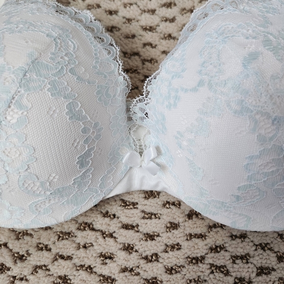 Maidenform Push Up Bra - Picture 4 of 5